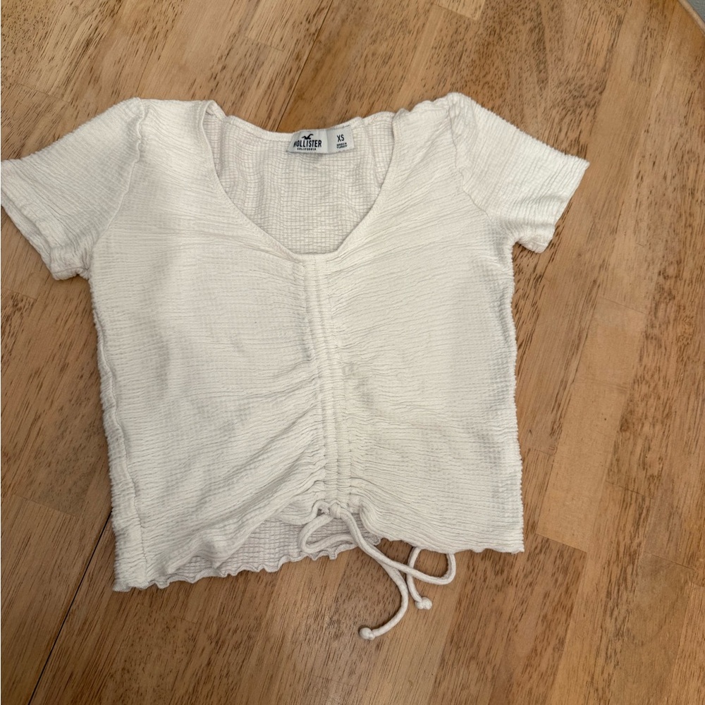 Hollister Women's Cream Ruched Crop Top